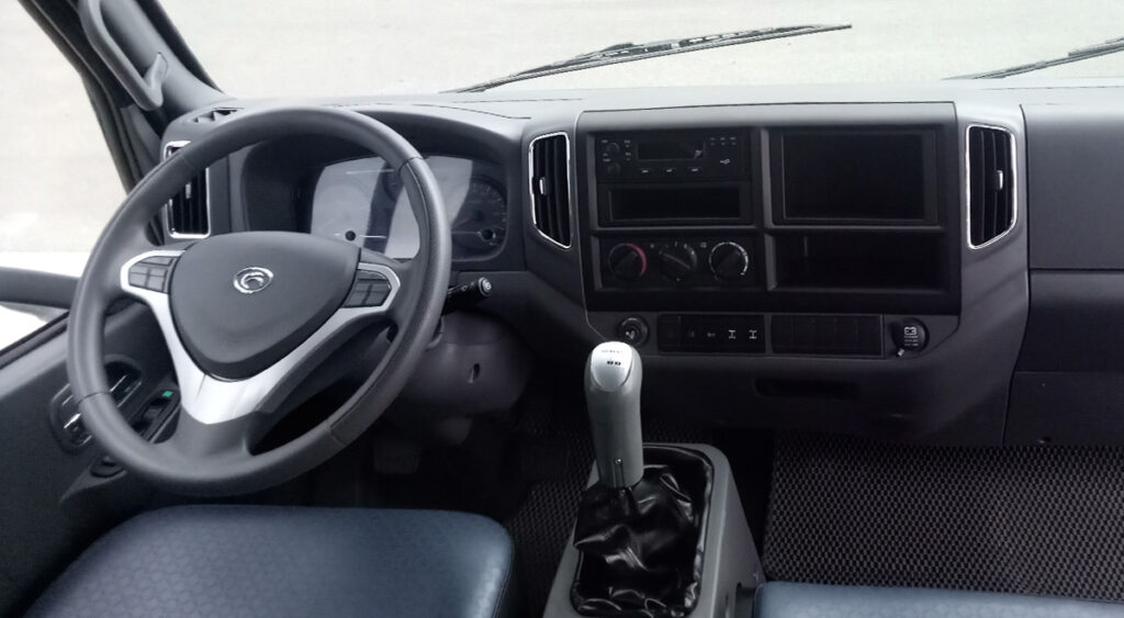 FC950_4WD_khoanglai